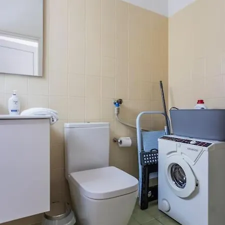 Будинок відпочинку Immersi Nella Natura Con Accesso Al Fiume Maggia Локарно