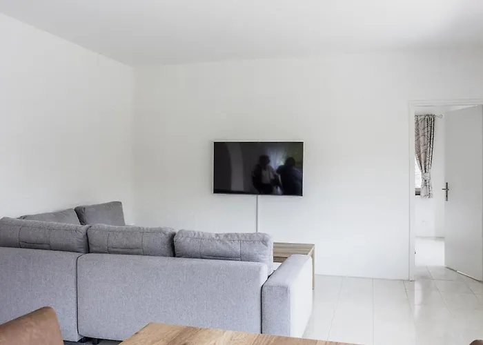 Immersi Nella Natura Con Accesso Al Fiume Maggia *